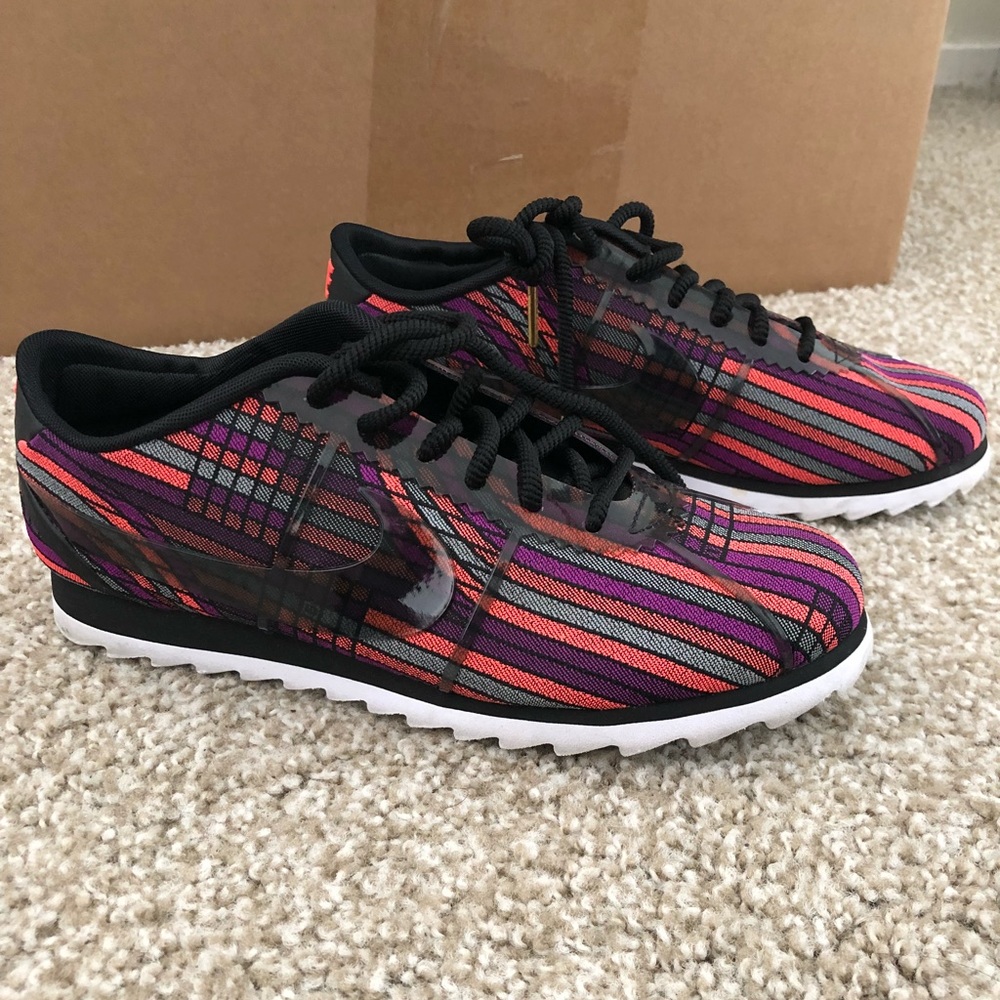 Nike - Picture 2 of 3